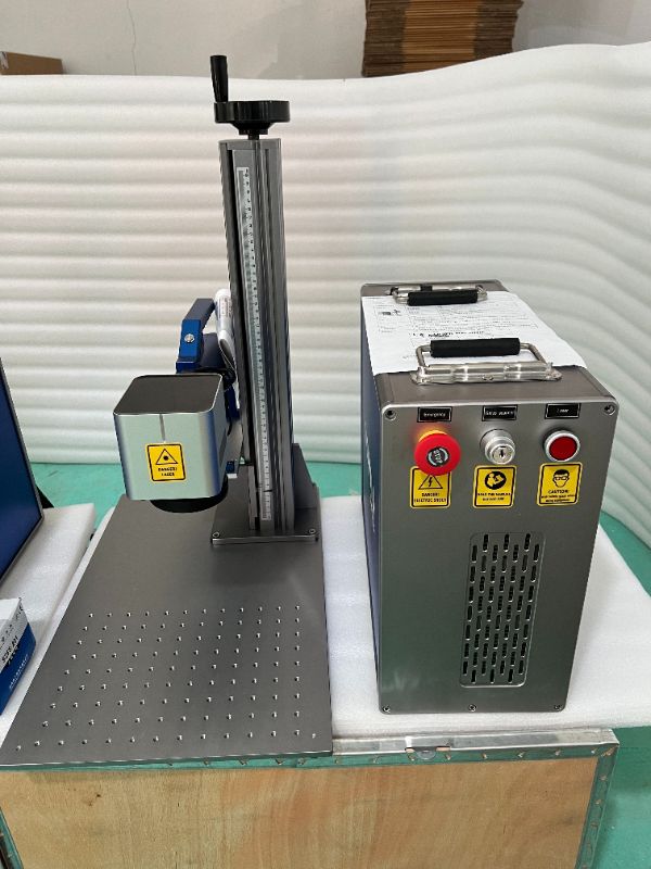 Hand held fiber laser marking machine 20W 30W 50W desktop laser marking machine for metal