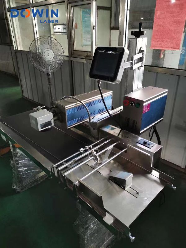 Fast speed laser engraver flying laser machine 35w CO2 laser marking machine for plastic pipe