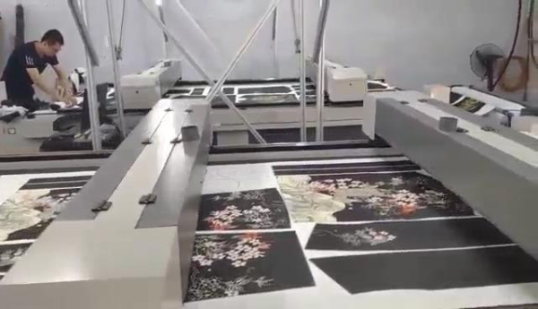 Professional Sports Jersey Laser Cutting Machine Printed Fabric Laser Cutting Machine<br>1814 1630 1825