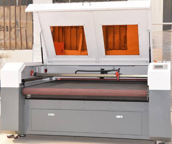 Professional  Cloth Cutting Machine 1610 100w Auto Feeding Laser Cutting Machine Fabric Cutting Machine Price