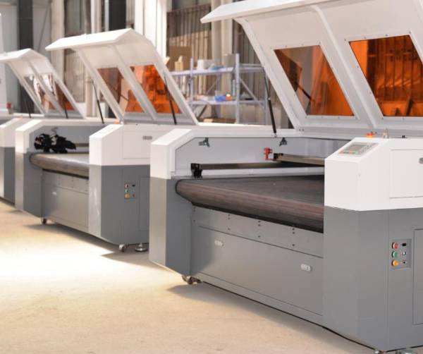 Laser Printed Fabric Cutting Machine Auto Feeding Laser Cutting Machine 1610 100w Laser Cutting Machine