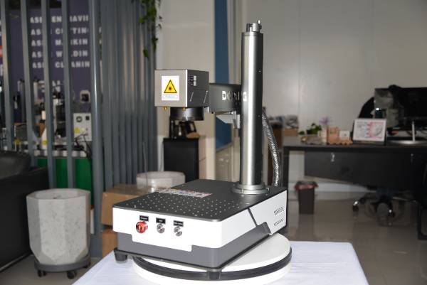 Laser Marking Machine Manufacture 20w 30w 50w JPT Raycus Max Laser Marking Machine with Rotary