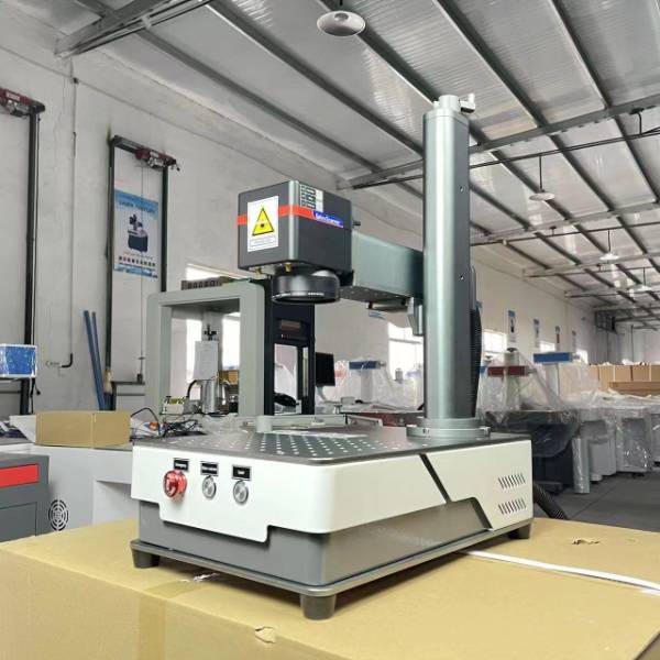 High Speed Metal Marking Machine 20w 30w 50w Split Laser Marking Machine Golden Sliver Laser Marker