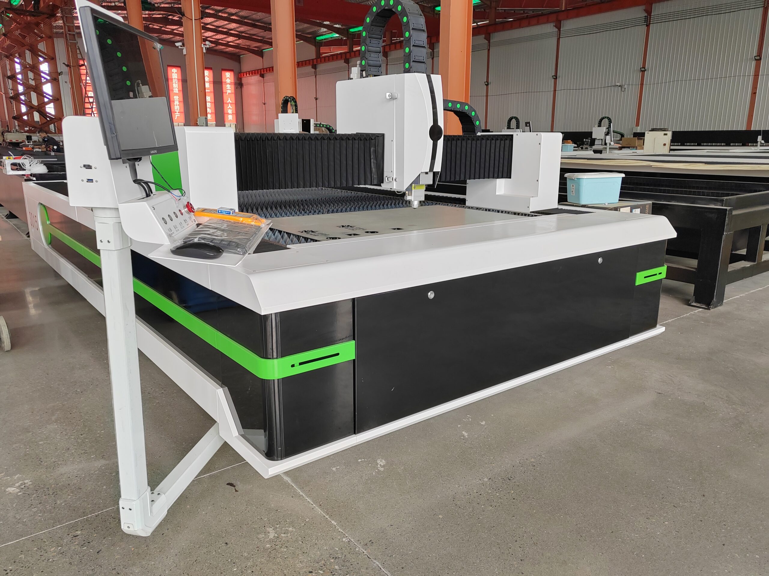 Professional Custom High-Power Fiber Laser Cutting Machines – Meeting French Clients’ Titanium Cutting Needs