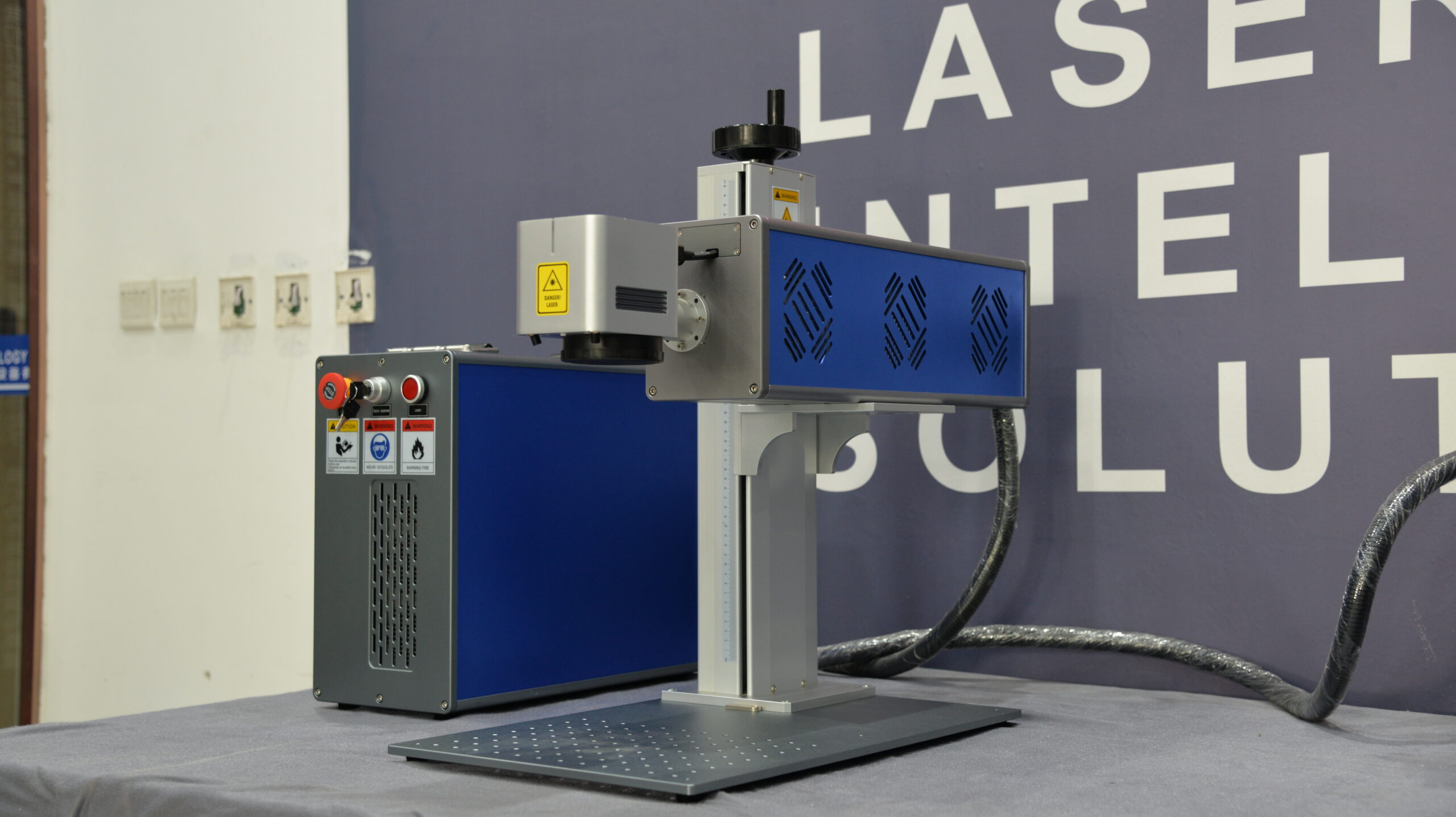 CO2 Laser Marking Machine: The Artist Leaving Precise and Eternal Marks on Diverse Materials